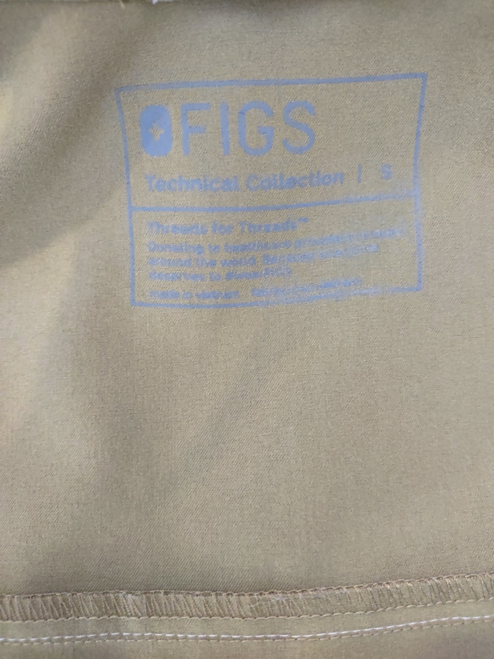 Figs Martini Olive Saiya Classic Cargo Top - Picture 4 of 5